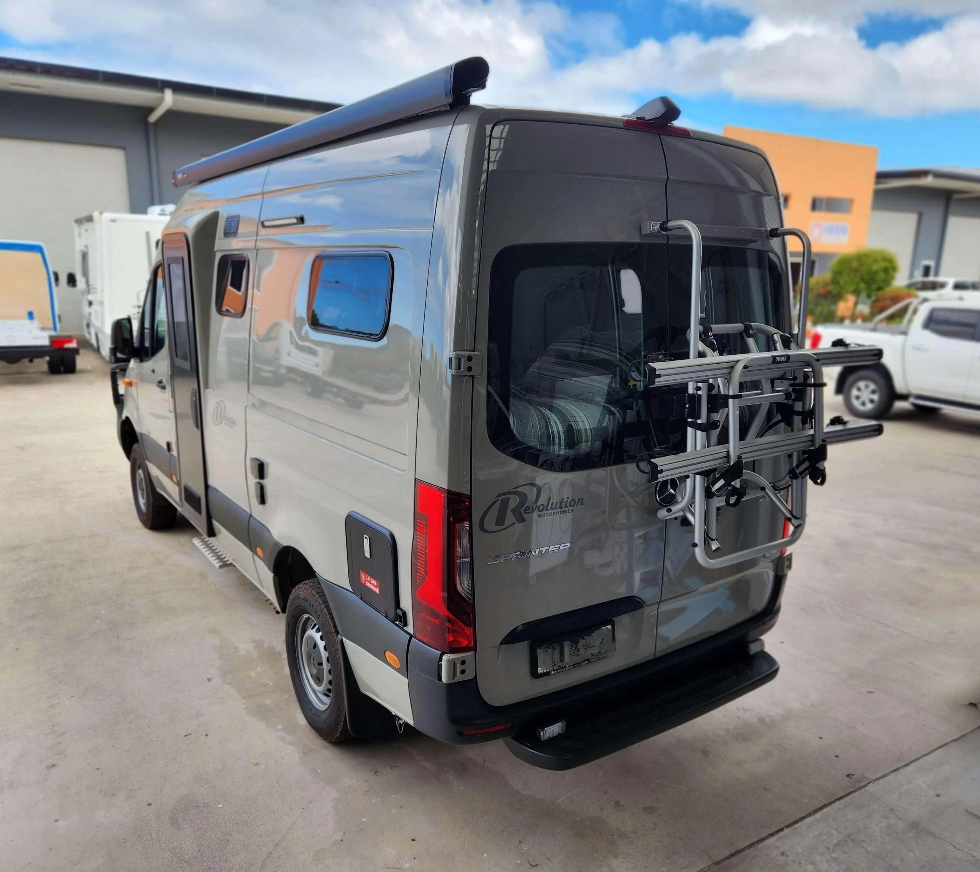 Van 1